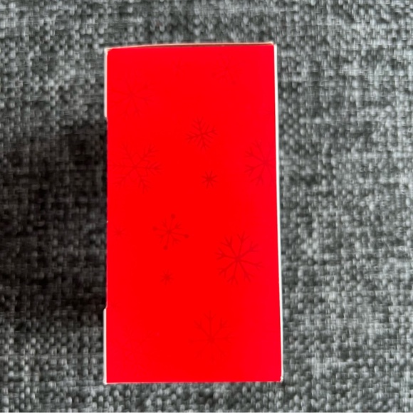 NIB Hallmark Mickey Mouse and Present Ornament - Picture 4 of 10